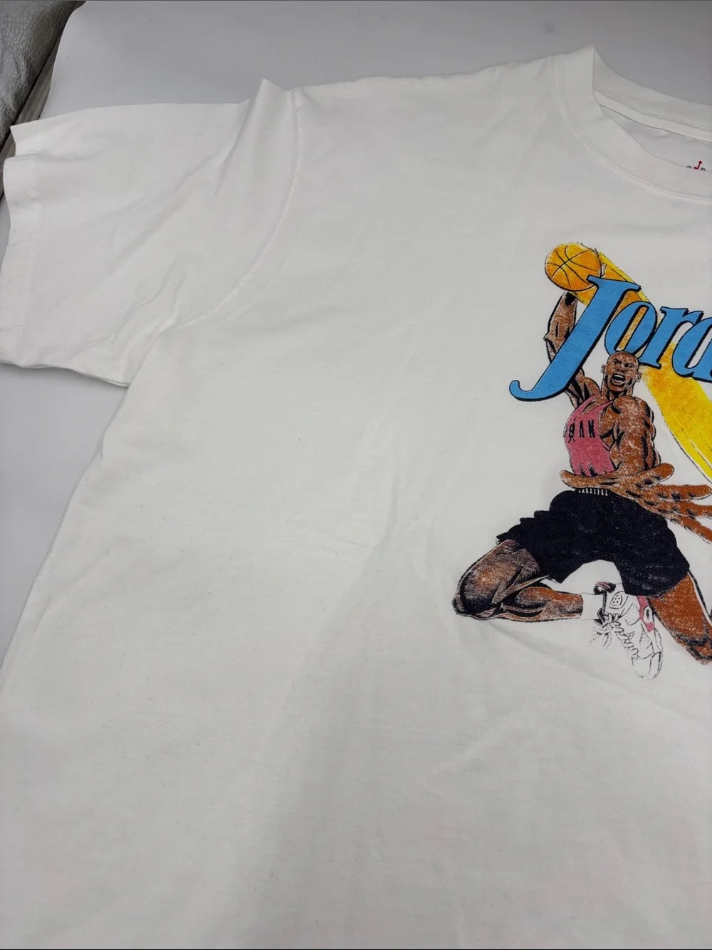 Jordan Graphic T-Shirt in White - Picture 3 of 7